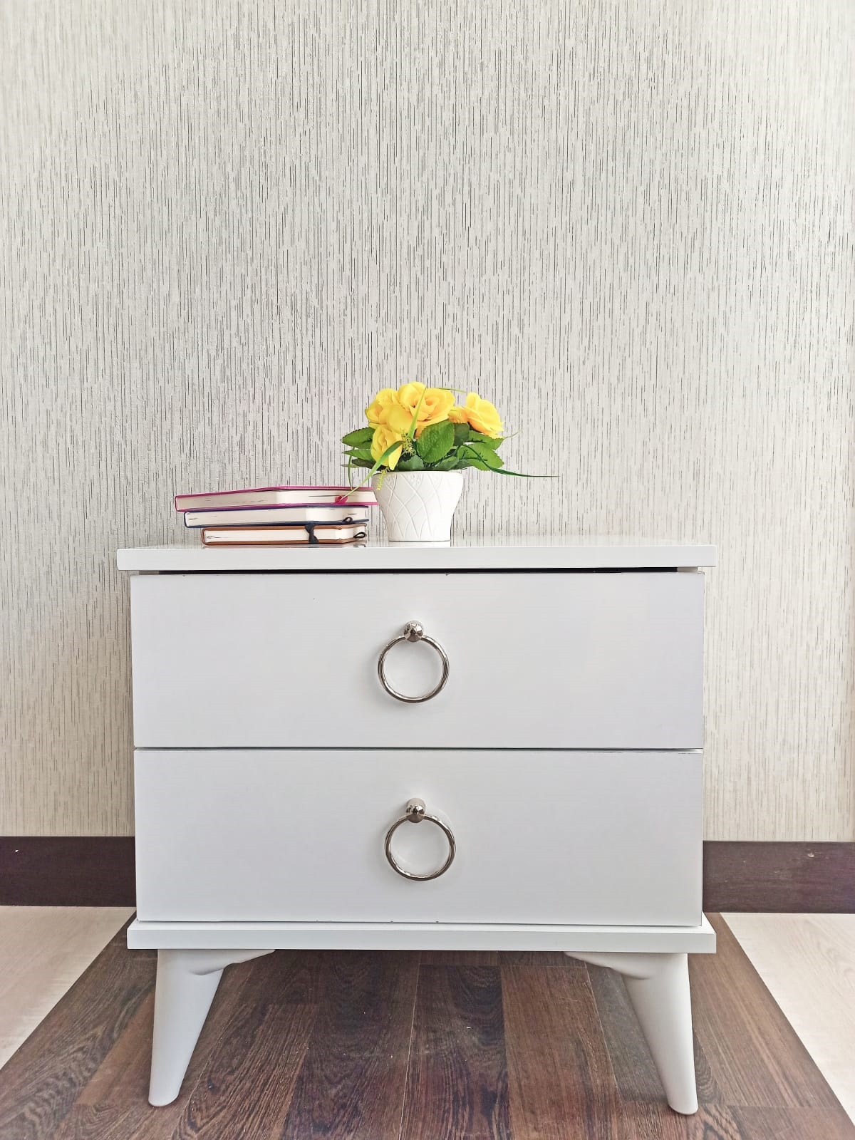 DMP-102%20Komodin%20Beyaz/Gümüş